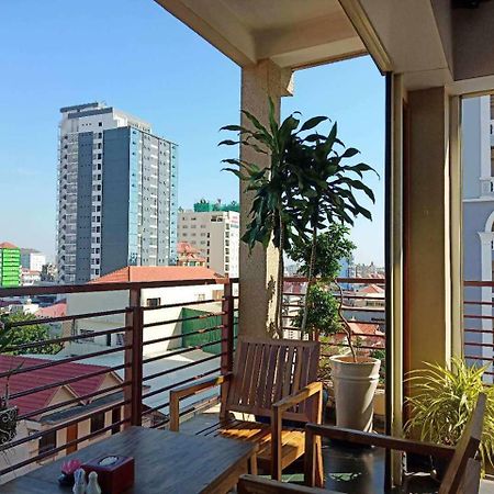 V N E Hotel Пномпень Экстерьер фото